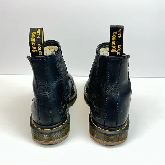 Dr. Martens Boots Women’s Size 8 Black Leather Chelsea Boots Yellow Stitching - Picture 4 of 9